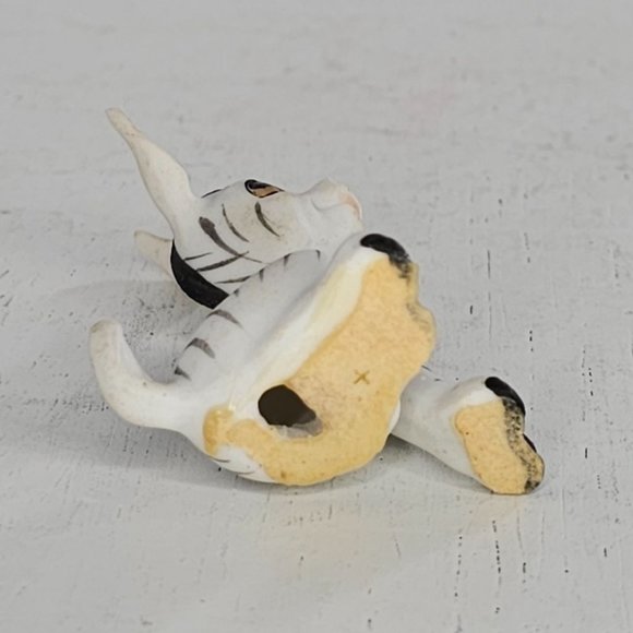 Freeman McFarlin George Good Zebra Sitting Miniature Figurine - Picture 11 of 11